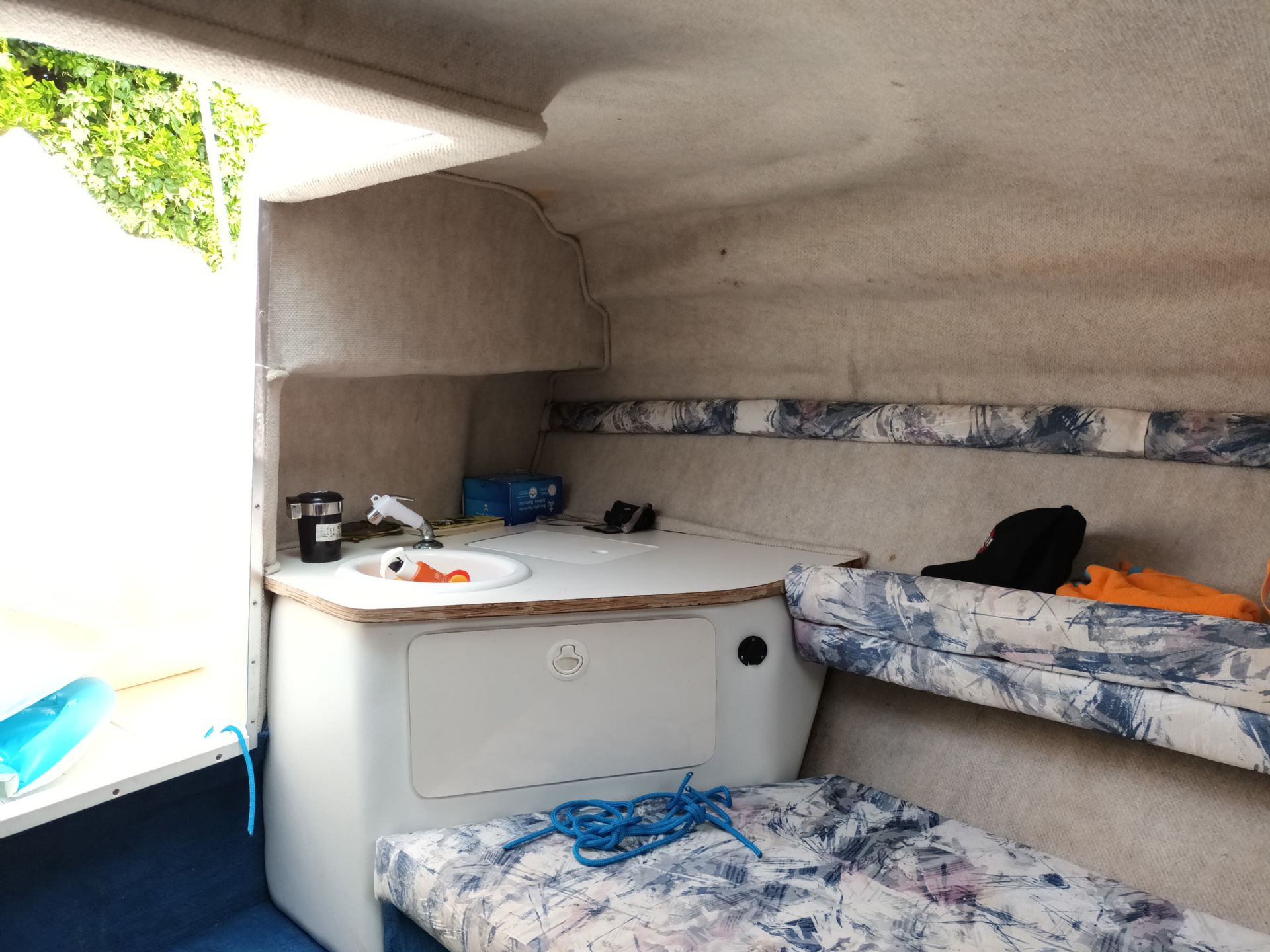 Sea Ray 215 express cruiser - 1997