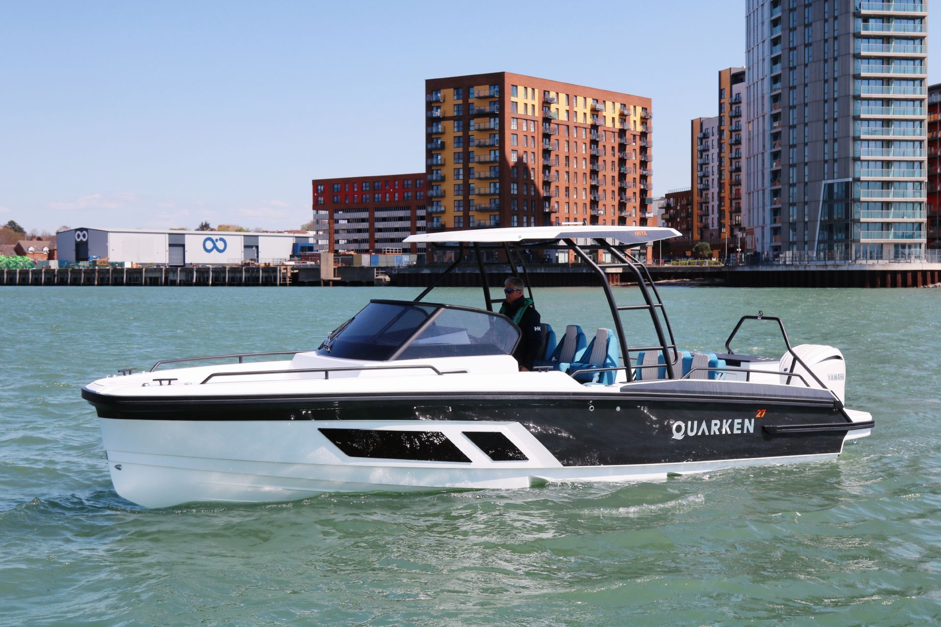 Quarken 27 T-Top V2 Onyx +YAMAHA F300 - V PRIHODU - 2026
