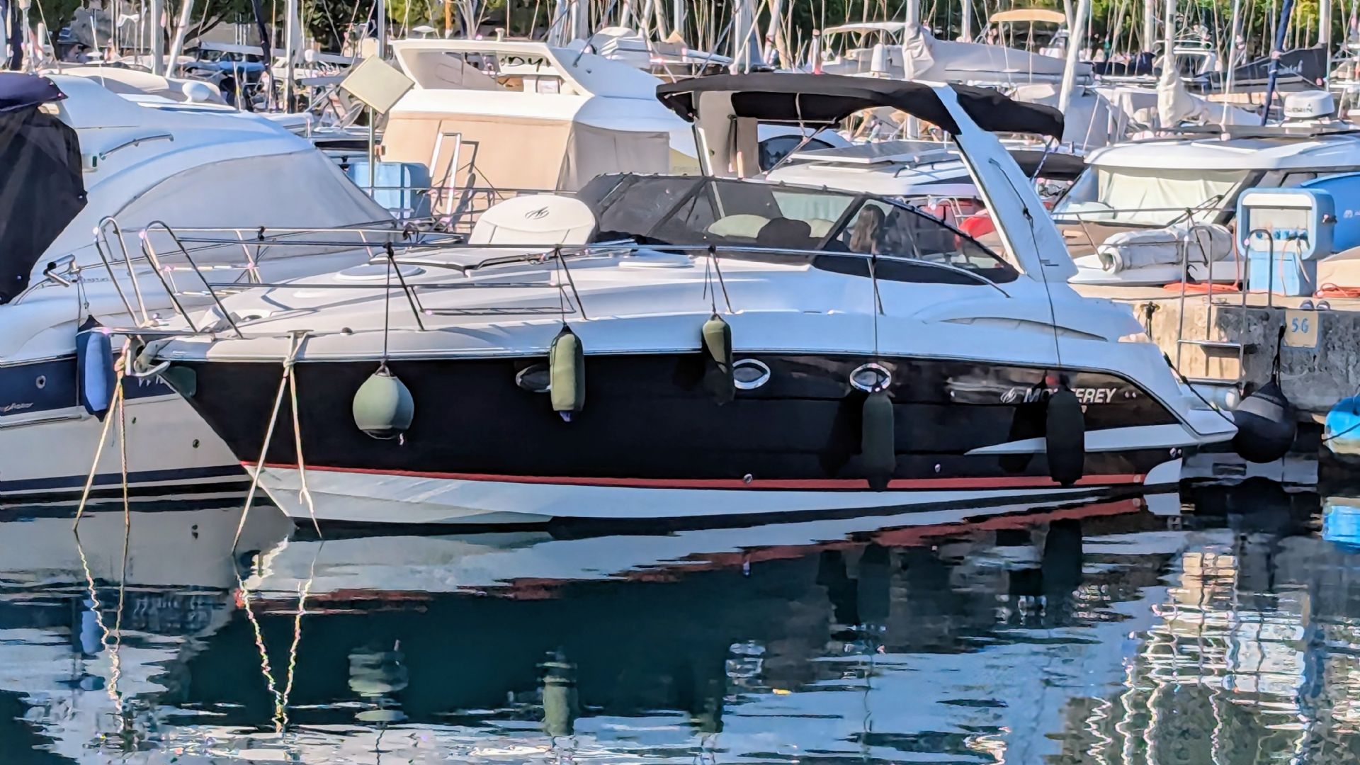 Monterey 330 SPORT YACHT - 2006