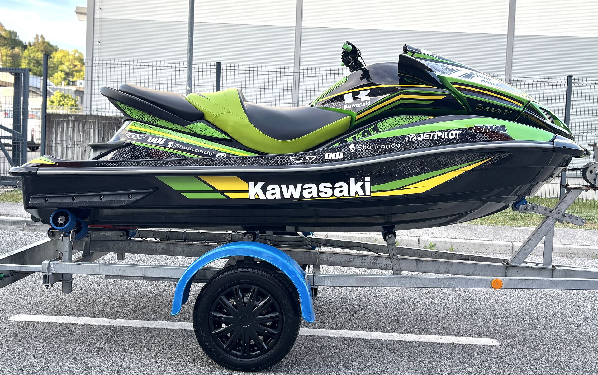 Kawasaki ULTRA 300 X SUPERCHARGER-SAMO 77 UR-ODLI�EN - 2012