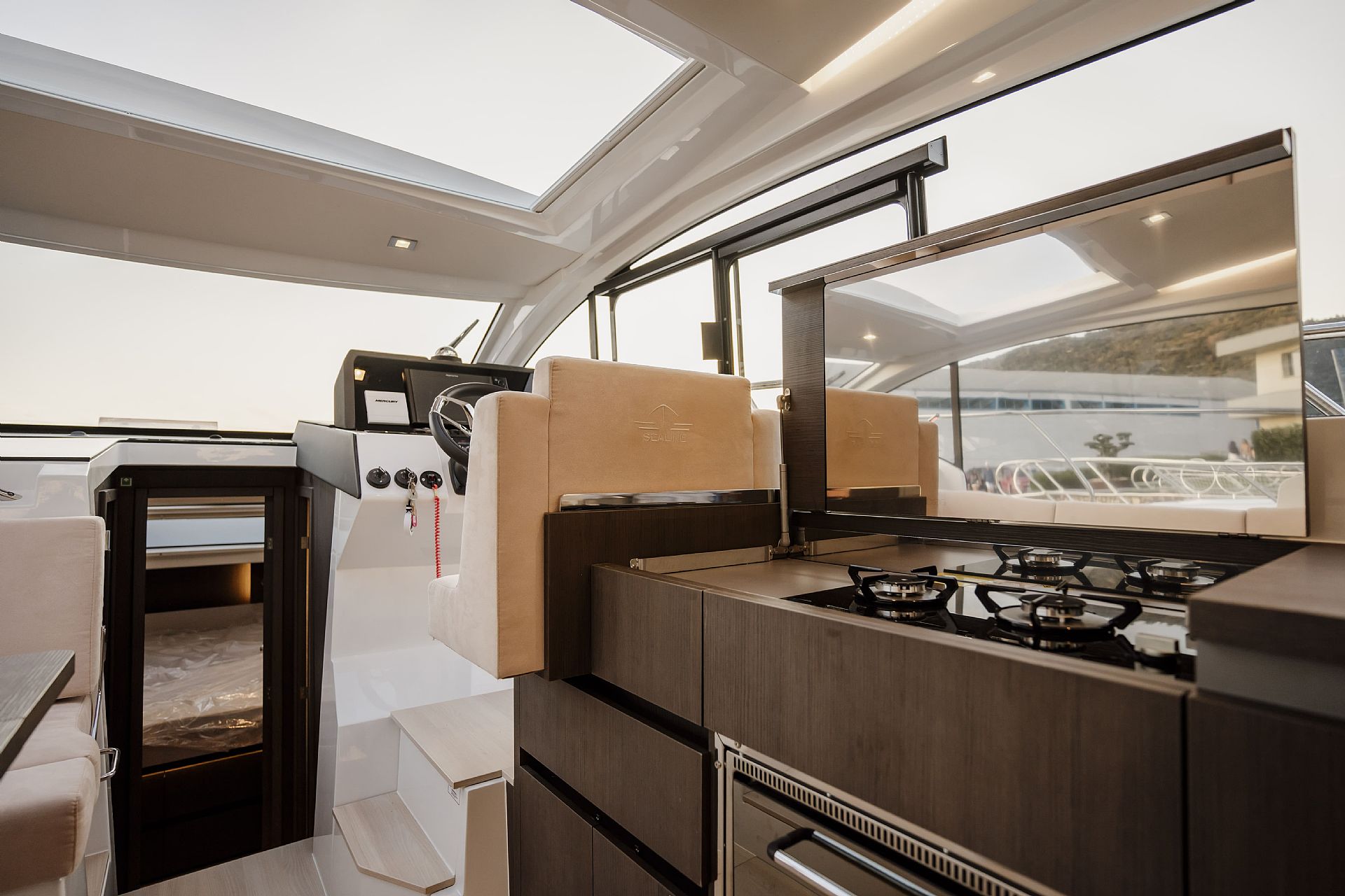 Sealine C335 - SPECIAL OFFER - 2025