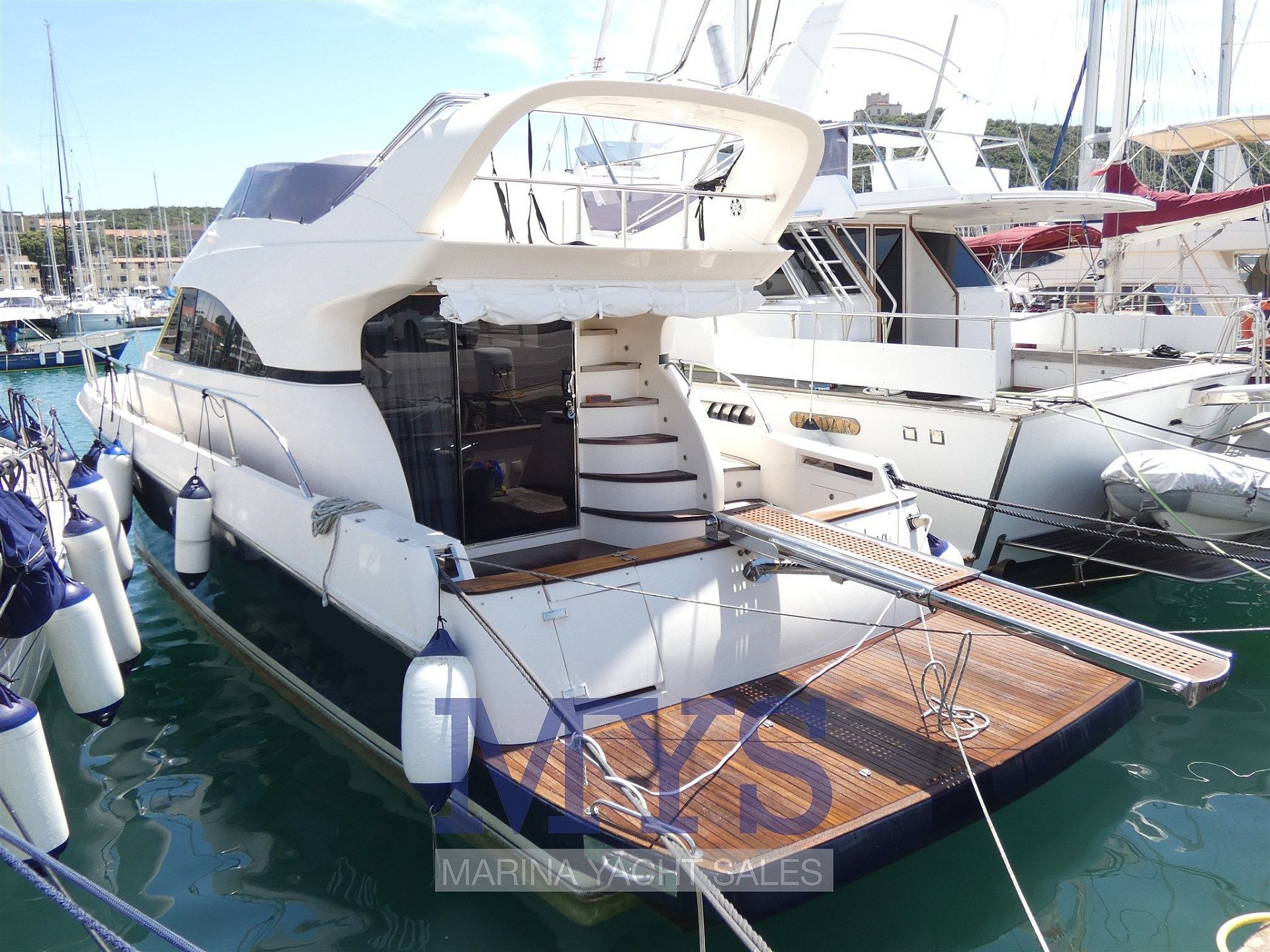 Cayman 42 FLY - 2010