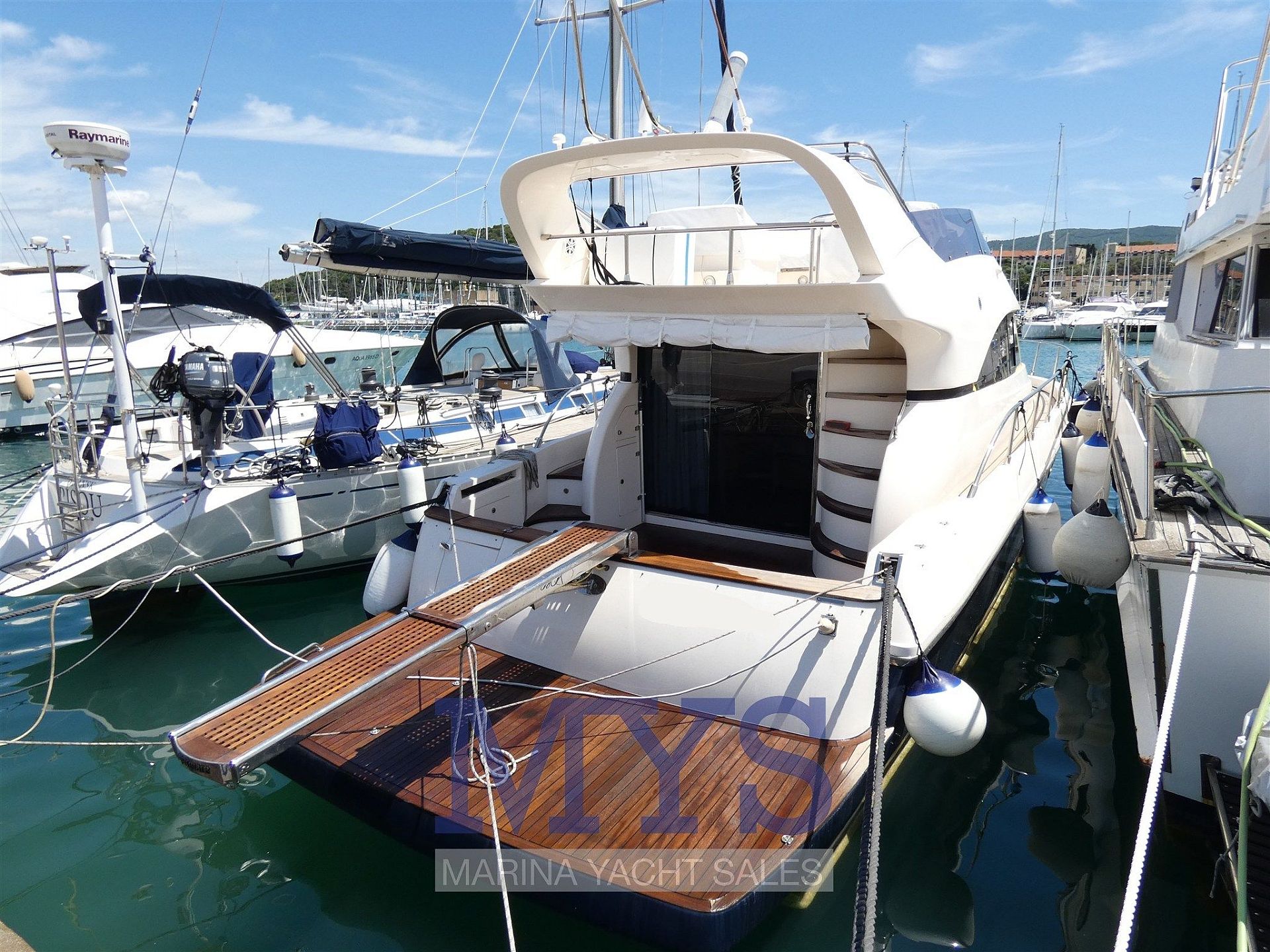 Cayman 42 FLY - 2010