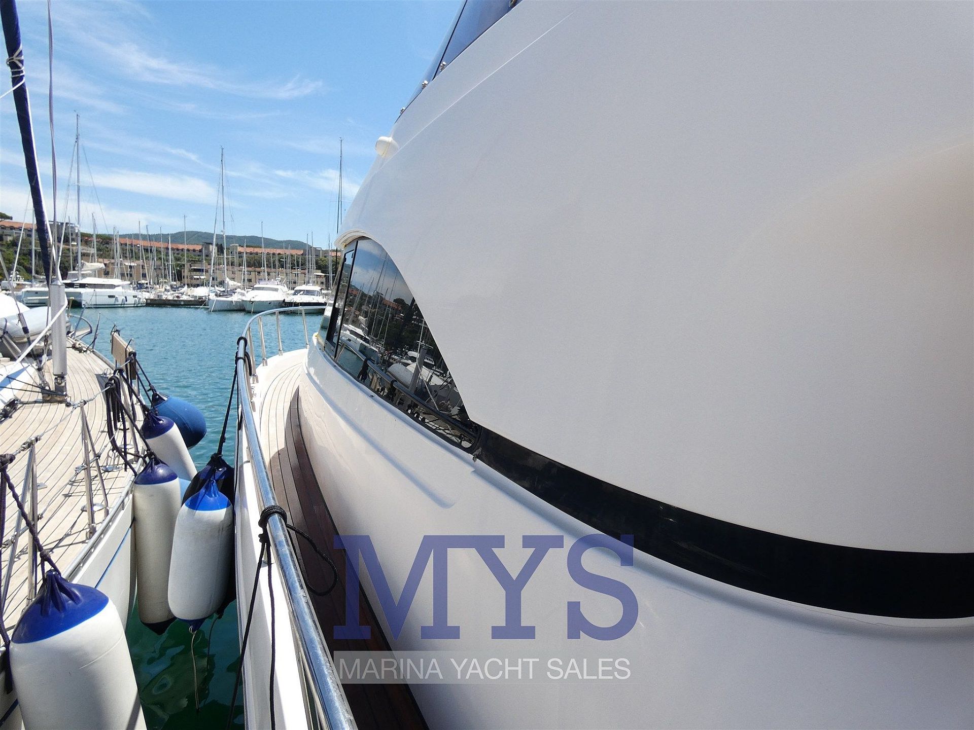 Cayman 42 FLY - 2010