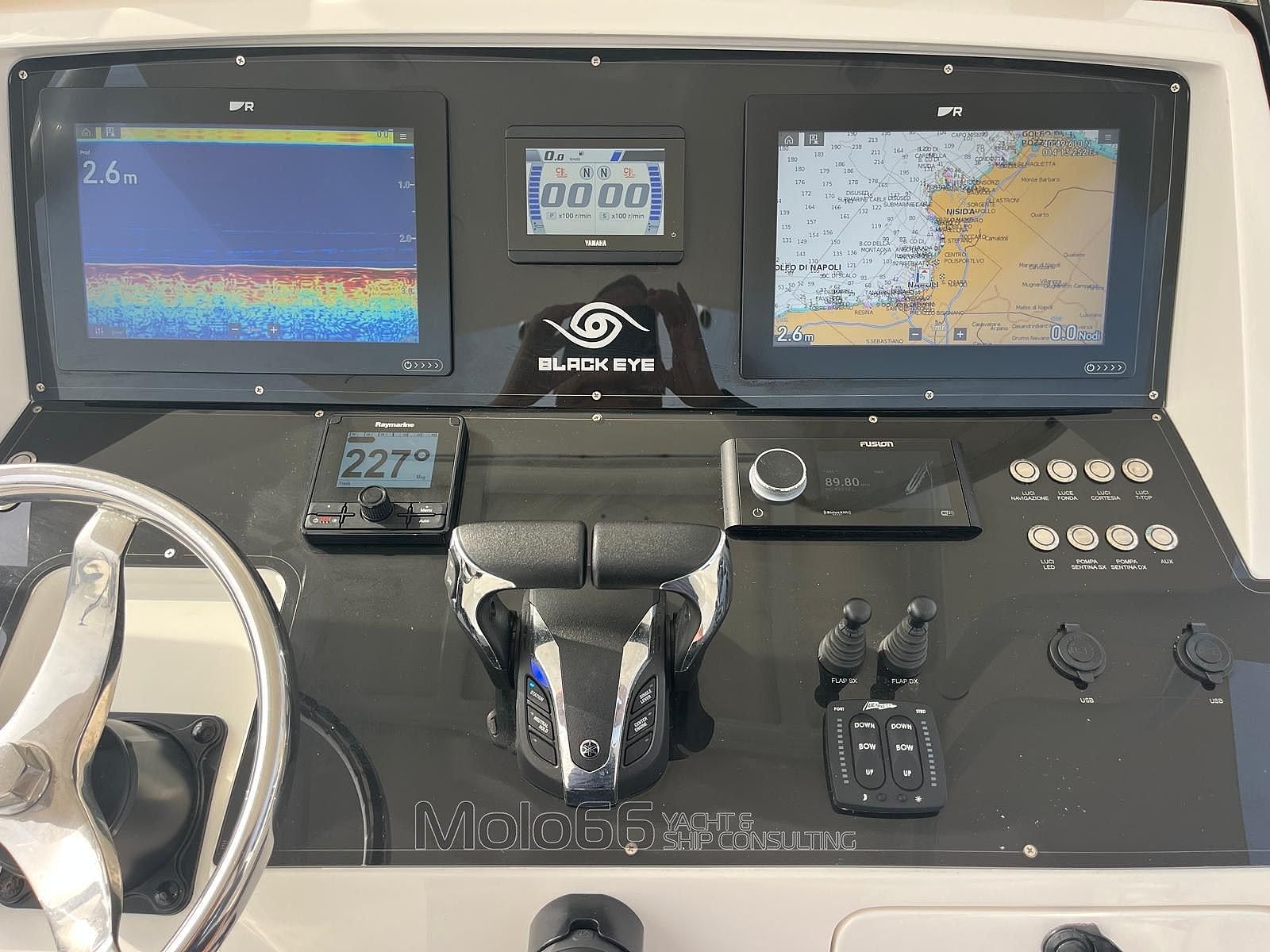 Intrepid 323 Open - 2009 - for sale: 160000.-EUR