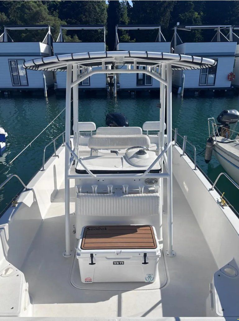 Boston Whaler Montauk 210 - 2012