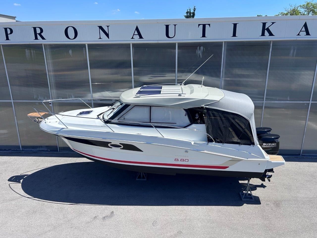 Beneteau Antares 8.80 - 2016