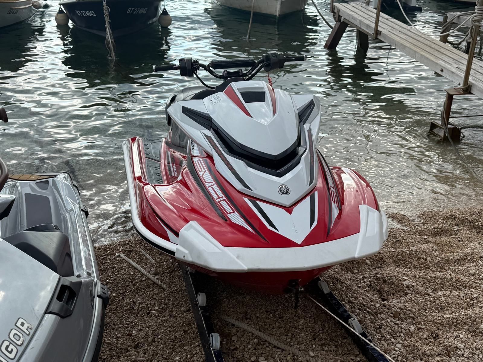 Yamaha GP 1800  svho - 2018