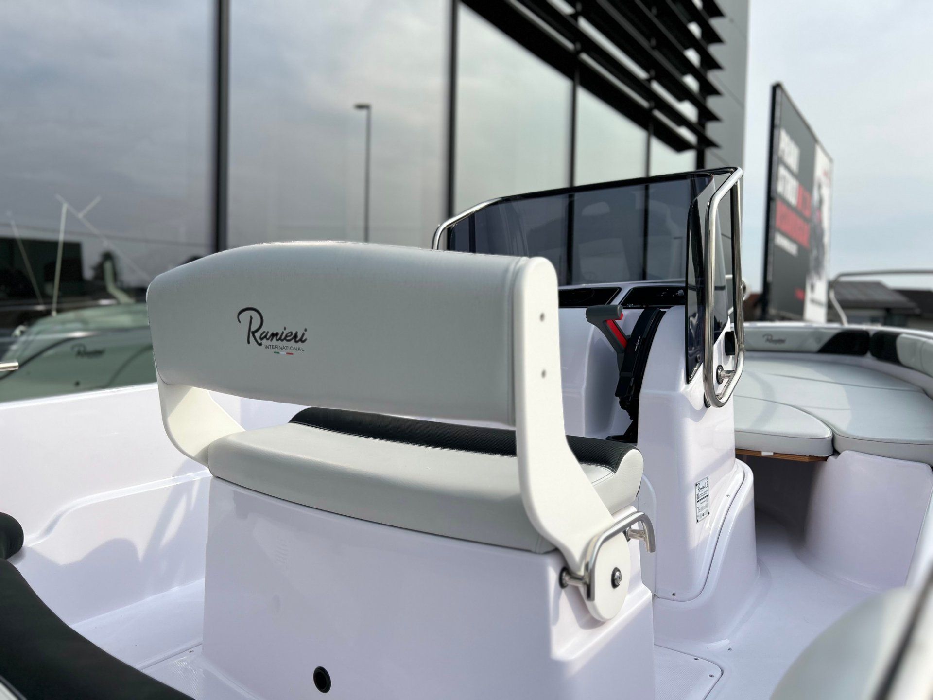 Ranieri International VOYAGER 17   F40-70 NETL - PRIPRAVLJENO ZA PLOVBO - 2026