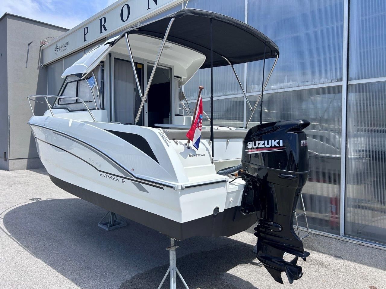 Beneteau Antares 6 OB - 2019