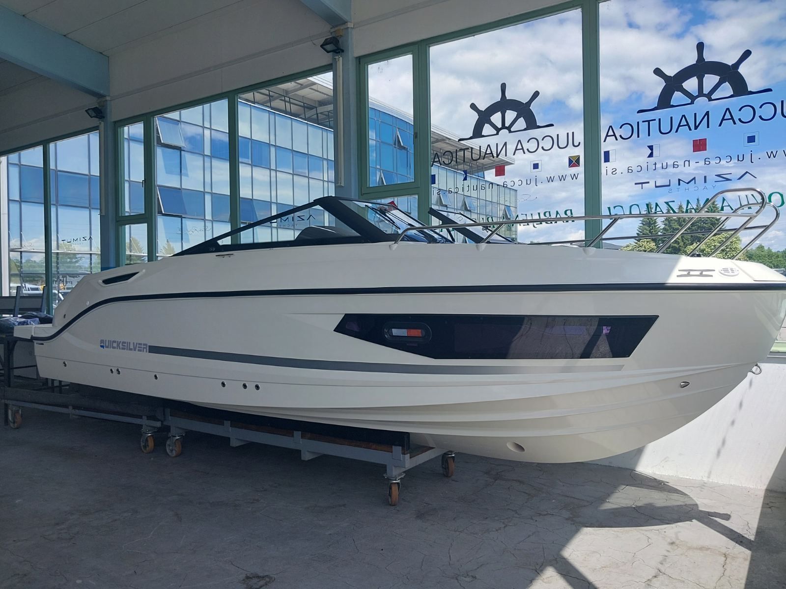 Quicksilver 755 Cruiser + Mercury F250 V8 - OGLED V SALONU - 2026